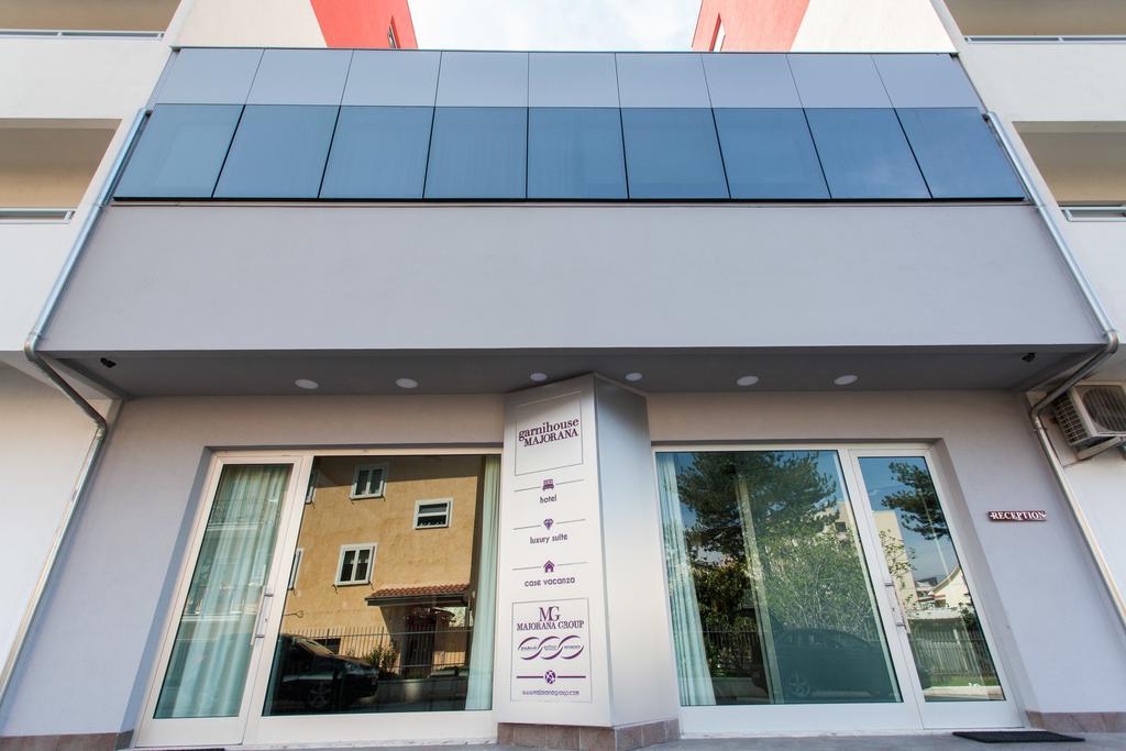 Garni House Majorana Guest house *